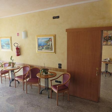 Hotel San Tomio Isola Vicentina Bagian luar foto