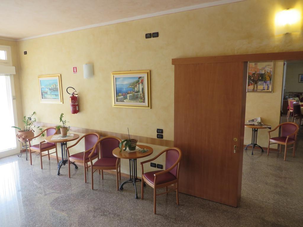 Hotel San Tomio Isola Vicentina Bagian luar foto